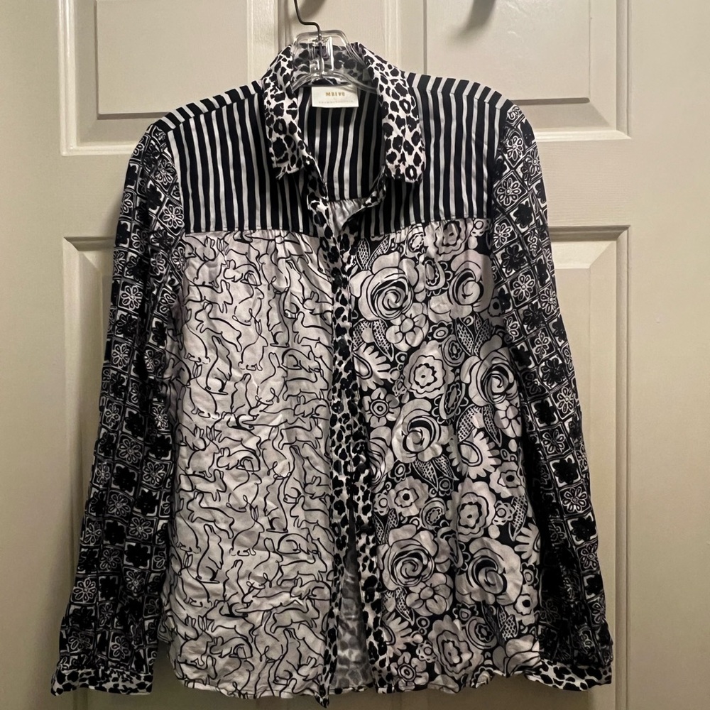 Navy blue and White Patterned Button-Up Shirt